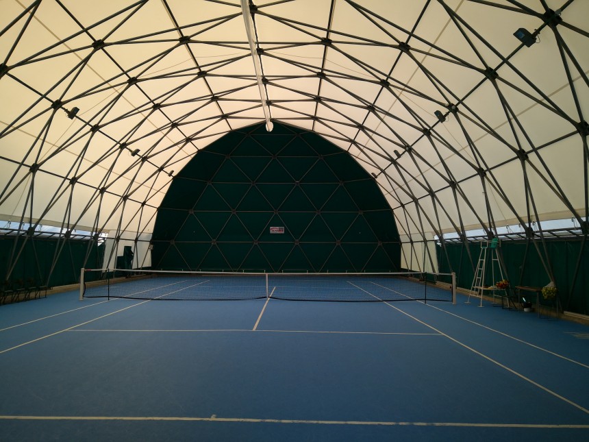 Geodetica  in doppio telo per campo da tennis