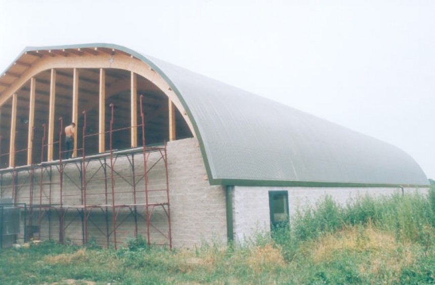 Palazzetto in legno in costruzione